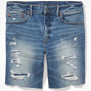 BRAND NEW. ‘American Eagle Outfitters’ Men’s 36’ Move Free Athletic Jean Short.